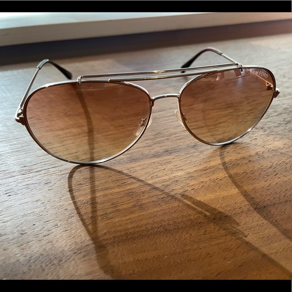 Tom Ford Aviators - Picture 7 of 7